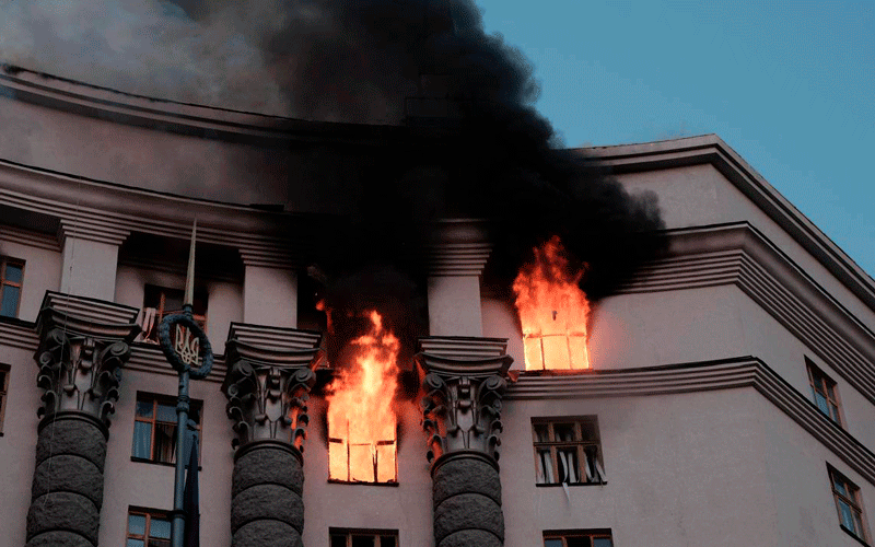 Iskander uszkadza budynek ukraińskiego rządu. 1294. dzień wojny