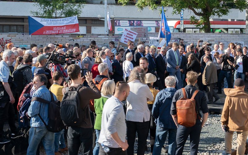 Głębsze pojednanie czy otwarcie starych ran? Kontrowersje wokół zjazdu niemieckiego ziomkostwa w Czechach