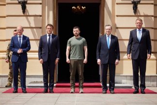 Zdjęcie z wizyty liderów Francji, Niemiec, Włoch i Rumunii w Kijowie