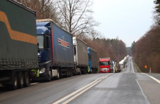 Truck Queue on E372