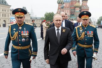 fot. mil.ru Vladimir Putin and General Sergei Shoigu during the parade in 2019