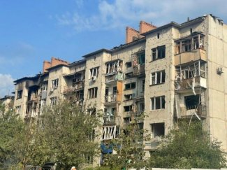 fot. nexta zdjęcie przedstawia zniszczony budynek na Ukrainie