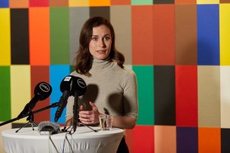 Zdjęcie przedstawia premier Finlandii 