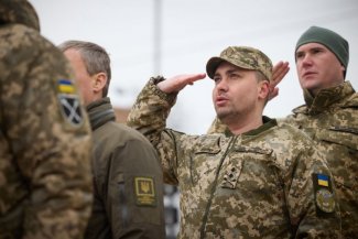 Zdjęcie przedstawia ukraińskiego żołnierza 