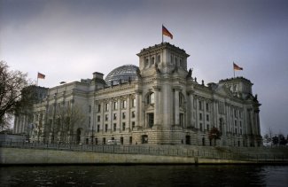 Ostry spór CDU/CSU o politykę migracyjną. Implikacje europejskie | Brian Harris / Rex Features/East News Ostry spór CDU/CSU o politykę migracyjną. Implikacje europejskie