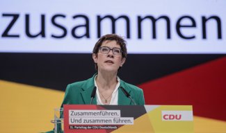 Kramp-Karrenbauer na czele CDU Kramp-Karrenbauer na czele CDU