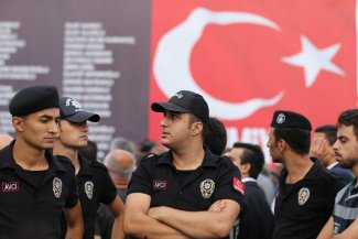 Przez czystki ku „nowej Turcji” Przez czystki ku „nowej Turcji”