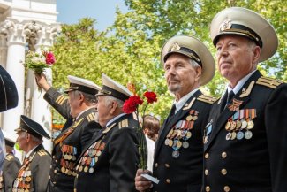 Zdjęcie przedstawia rosyjskich weteranów II Wojny Światowej