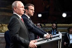 Macron meets Putin: Russia returns to the game Macron meets Putin: Russia returns to the game