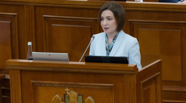 Zdjęcie przedstawia prezydent Sandu