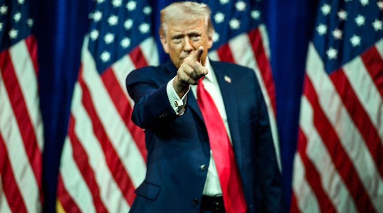 Zdjęcie przedstawia Donalda Trumpa 