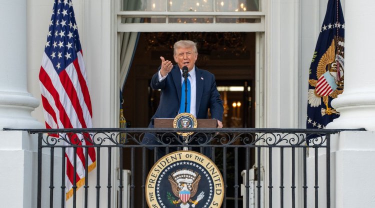 Zdjęcie przedstawia Donalda Trumpa