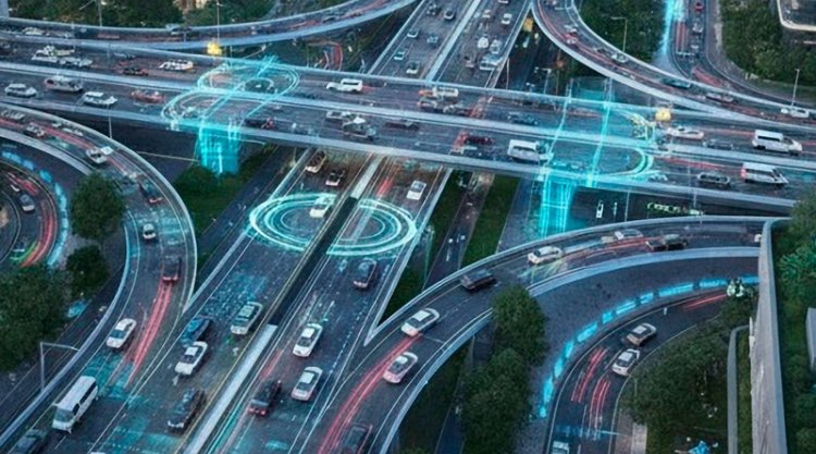 „Smartfony na kółkach”. Inteligentne samochody z Chin a cyberbezpieczeństwo Europy