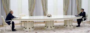 Zdjęcie przedstawia Putina i Matrona