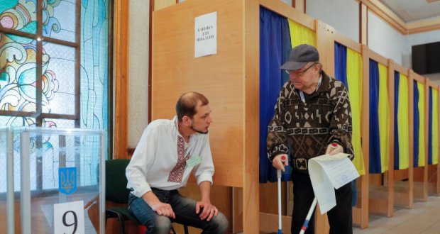 Ukraina: samodzielna większość Sługi Narodu