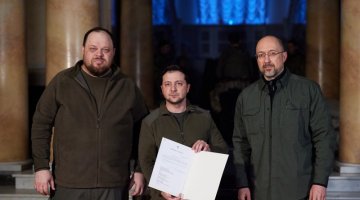 President Zelenski with an application for EU membership