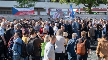 Głębsze pojednanie czy otwarcie starych ran? Kontrowersje wokół zjazdu niemieckiego ziomkostwa w Czechach