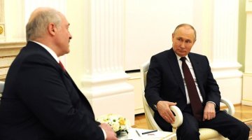 Photo from the April meeting between Lukashenko and Putin 