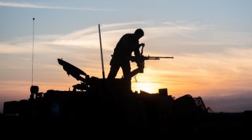 The photo shows an Israeli soldier